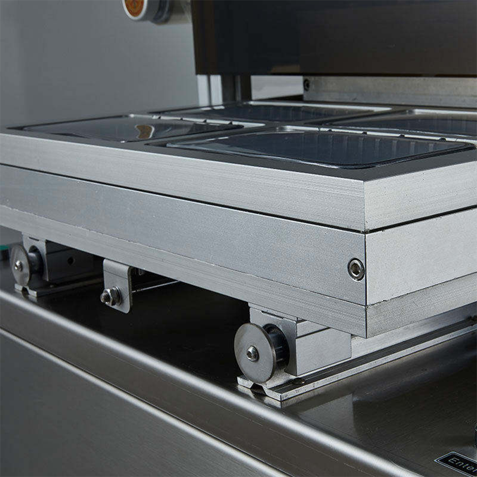 DQ440L-E Vertical MAP Packaging Machine Gas Flushing Sealer 440mm Film